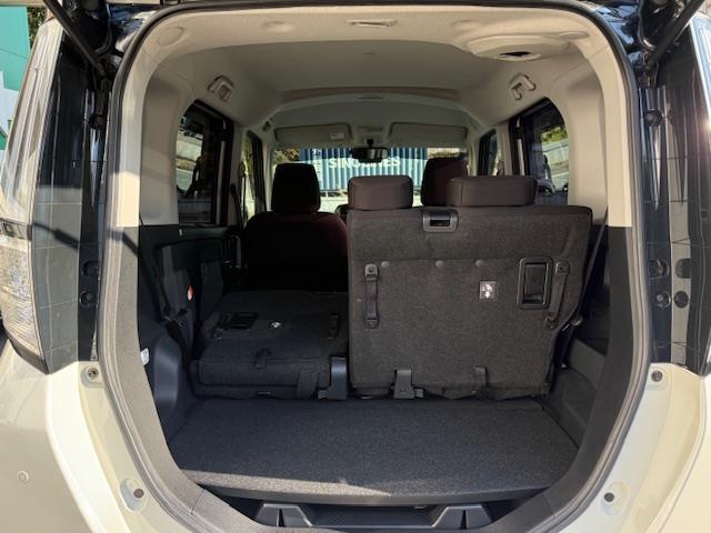 トール カスタムＧ　ターボ　／禁煙車／社外ＳＤナビ／ＣＮ－Ｆ１０９ＧＤ／Ｂｌｕｅｔｏｏｔｈ／ＣＤ／ＤＶＤ／ＵＳＢ／ｉＰｏｄ／フルセグテレビ／アダクティブクルーズコントロール／両側パワースライドドア／純正フロアマット（30枚目）