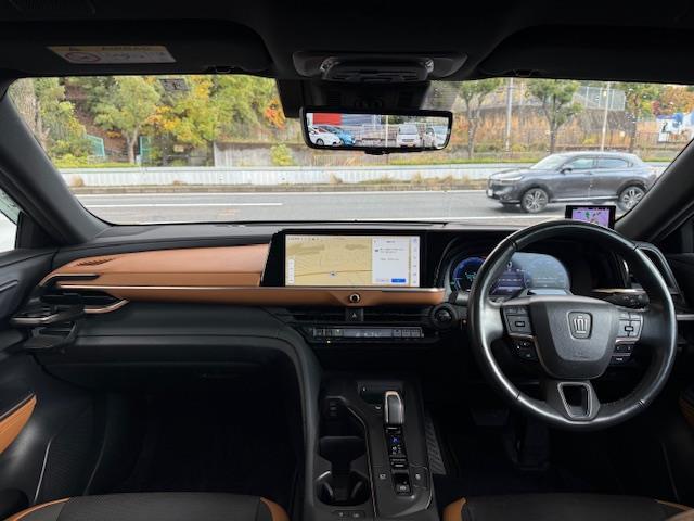 クラウンクロスオーバー ＲＳアドバンスド　／禁煙車／ワンオーナー車／モデリスタエアロ／ムーンルーフ／リアサポートパッケージ／ドライバーサポートパッケージ／本革シート（ブラック×イエローブラウン）／前席シートヒーター・エアシート／（6枚目）