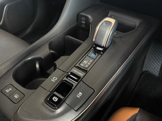 クラウンクロスオーバー ＲＳアドバンスド　／禁煙車／ワンオーナー車／モデリスタエアロ／ムーンルーフ／リアサポートパッケージ／ドライバーサポートパッケージ／本革シート（ブラック×イエローブラウン）／前席シートヒーター・エアシート／（19枚目）