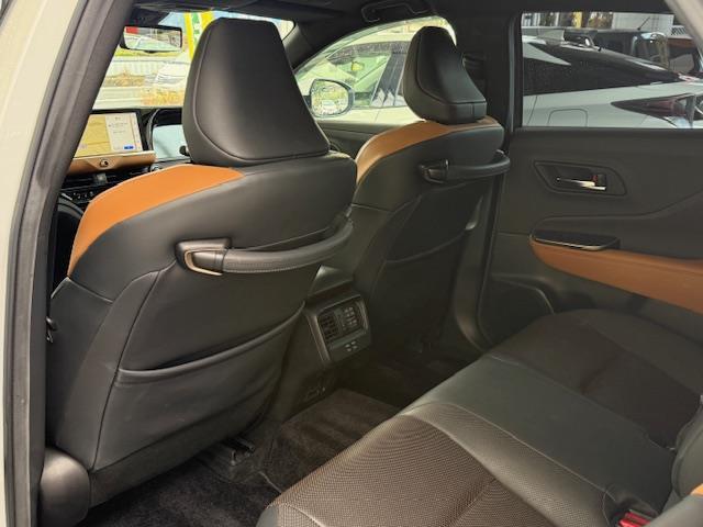 クラウンクロスオーバー ＲＳアドバンスド　／禁煙車／ワンオーナー車／モデリスタエアロ／ムーンルーフ／リアサポートパッケージ／ドライバーサポートパッケージ／本革シート（ブラック×イエローブラウン）／前席シートヒーター・エアシート／（28枚目）