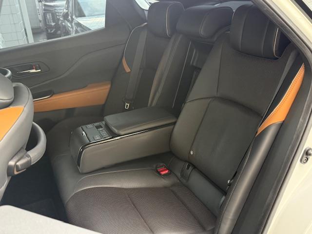 クラウンクロスオーバー ＲＳアドバンスド　／禁煙車／ワンオーナー車／モデリスタエアロ／ムーンルーフ／リアサポートパッケージ／ドライバーサポートパッケージ／本革シート（ブラック×イエローブラウン）／前席シートヒーター・エアシート／（29枚目）