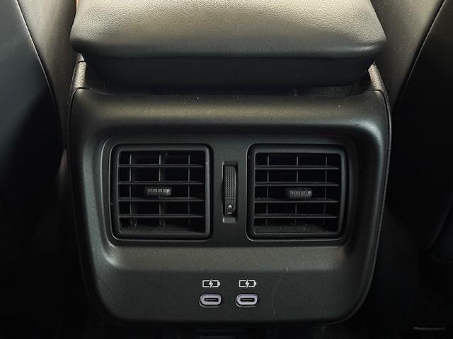 クラウンクロスオーバー ＲＳアドバンスド　／禁煙車／ワンオーナー車／モデリスタエアロ／ムーンルーフ／リアサポートパッケージ／ドライバーサポートパッケージ／本革シート（ブラック×イエローブラウン）／前席シートヒーター・エアシート／（30枚目）