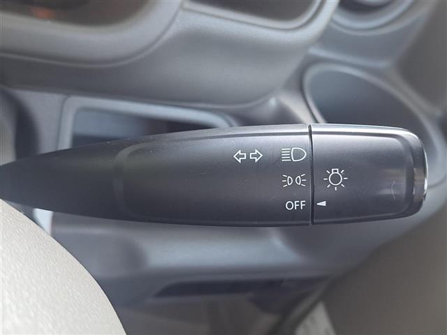 ＮＶ１００クリッパーバン ＤＸ　禁煙車／５ＡＧＳ／ハイルーフ／純正オーディオ／ヘッドライトレベライザー／最大積載量３５０ｋｇ（6枚目）