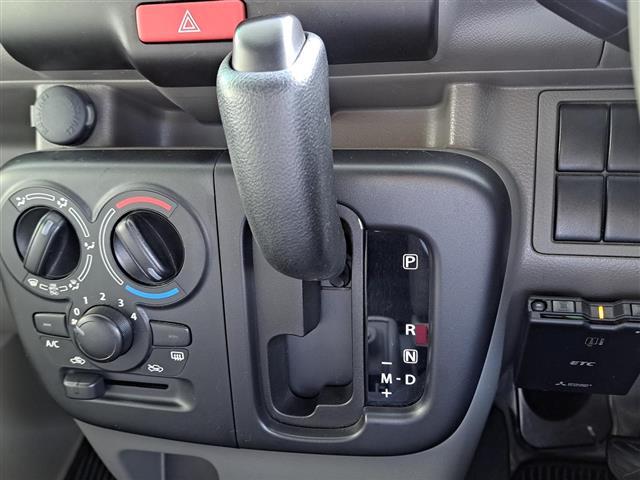 ＮＶ１００クリッパーバン ＤＸ　禁煙車／５ＡＧＳ／ハイルーフ／純正オーディオ／ヘッドライトレベライザー／最大積載量３５０ｋｇ（11枚目）