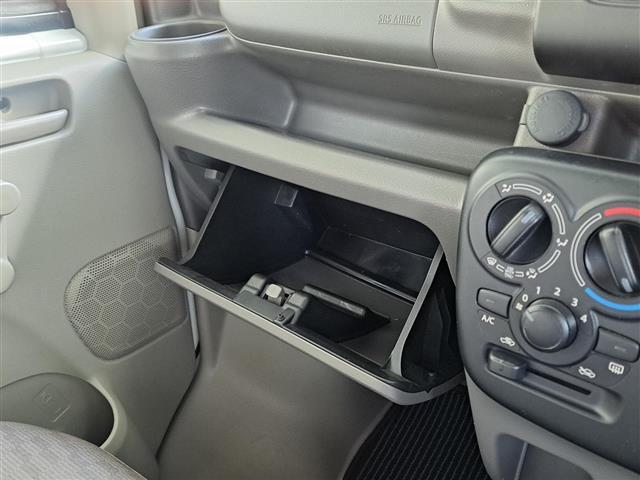 ＮＶ１００クリッパーバン ＤＸ　禁煙車／５ＡＧＳ／ハイルーフ／純正オーディオ／ヘッドライトレベライザー／最大積載量３５０ｋｇ（17枚目）