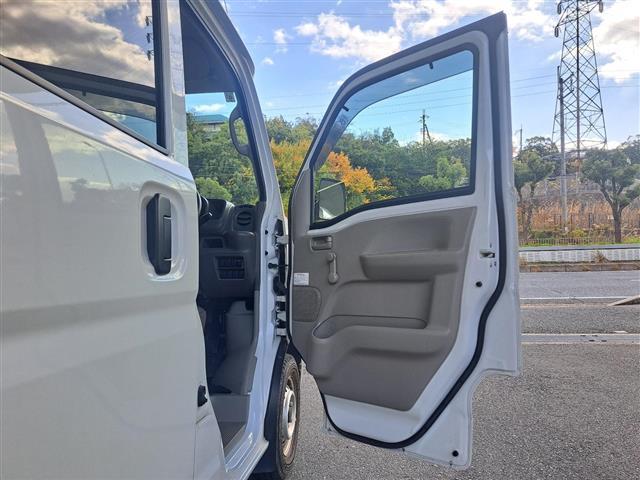 ＮＶ１００クリッパーバン ＤＸ　禁煙車／５ＡＧＳ／ハイルーフ／純正オーディオ／ヘッドライトレベライザー／最大積載量３５０ｋｇ（30枚目）