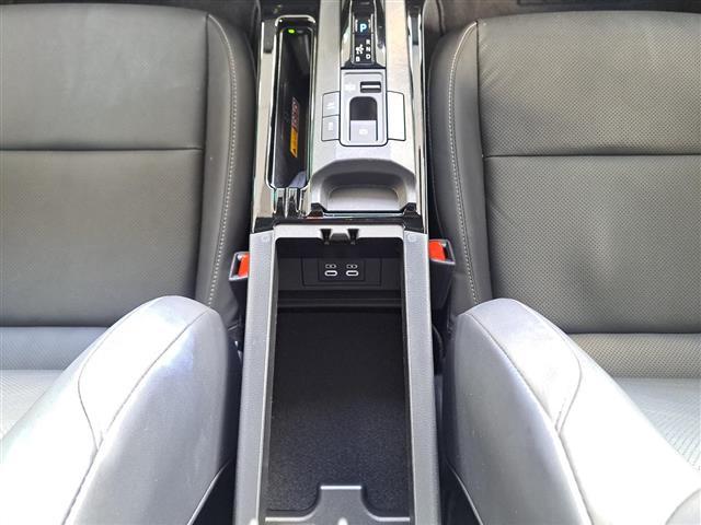 プリウス Z 禁煙車/ワンオーナー/全方位カメラ/純正ナビ/前後コーナーセンサー/デジタルインナーミラー/前席シートヒーター/前席エアシート/パワーシート/シートメモリー(24枚目)