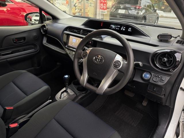 アクア Ｓ　禁煙車／純正ＳＤナビ／バックカメラ／前後ドライブレコーダー／プッシュスタートボタン／ビルトインＥＴＣ／（2枚目）