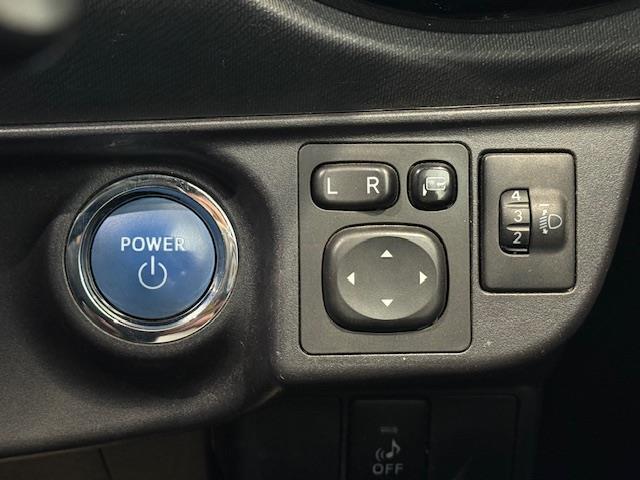 アクア Ｓ　禁煙車／純正ＳＤナビ／バックカメラ／前後ドライブレコーダー／プッシュスタートボタン／ビルトインＥＴＣ／（17枚目）