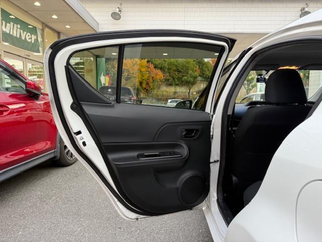 アクア Ｓ　禁煙車／純正ＳＤナビ／バックカメラ／前後ドライブレコーダー／プッシュスタートボタン／ビルトインＥＴＣ／（33枚目）