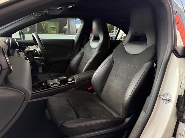 CLAクラス CLA200d AMGライン /禁煙車/ワンオーナー車/パノラミックスライディングルーフ/AMGライン/アドバンスドパッケージ/レーダーセーフティーパッケージ/純正ナビ/ハーフレザーシート(5枚目)