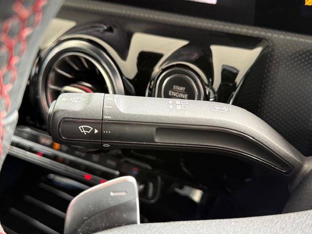 CLAクラス CLA200d AMGライン /禁煙車/ワンオーナー車/パノラミックスライディングルーフ/AMGライン/アドバンスドパッケージ/レーダーセーフティーパッケージ/純正ナビ/ハーフレザーシート(11枚目)