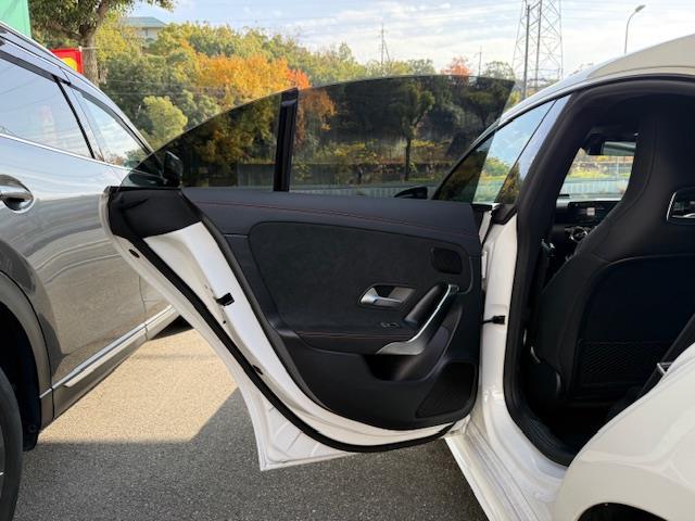 CLAクラス CLA200d AMGライン /禁煙車/ワンオーナー車/パノラミックスライディングルーフ/AMGライン/アドバンスドパッケージ/レーダーセーフティーパッケージ/純正ナビ/ハーフレザーシート(34枚目)