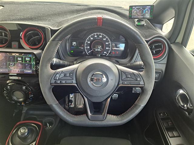 ノート e-パワー ニスモ 禁煙車/衝突被害軽減ブレーキ/純正SDナビ/フルセグTV/BT/CD/DVD/SD/AUX/全方位カメラ/バックカメラ/追従式クルコン/デジタルインナーミラー(4枚目)