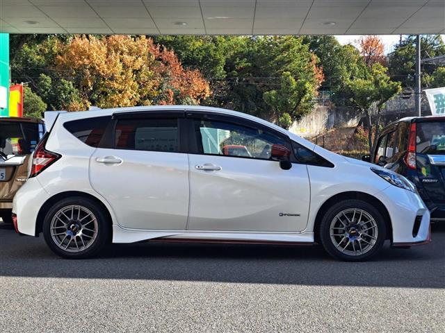 ノート e-パワー ニスモ 禁煙車/衝突被害軽減ブレーキ/純正SDナビ/フルセグTV/BT/CD/DVD/SD/AUX/全方位カメラ/バックカメラ/追従式クルコン/デジタルインナーミラー(37枚目)