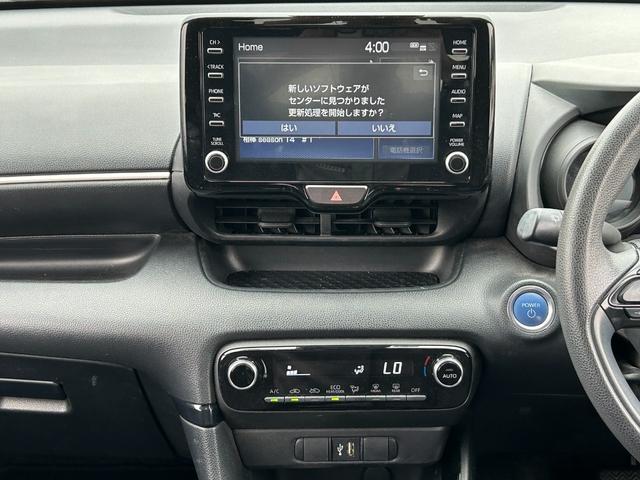 ヤリス ハイブリッドＧ　ワンオーナー　レーダークルコン　純正ディスプレイオーディオＡＭ／ＦＭ／ＢＴ／ＵＳＢ／フルセグテレビ　バックカメラ　ビルトインＥＴＣ　前後ドライブレコーダー　プッシュスタート　ステアリングスイッチ（11枚目）