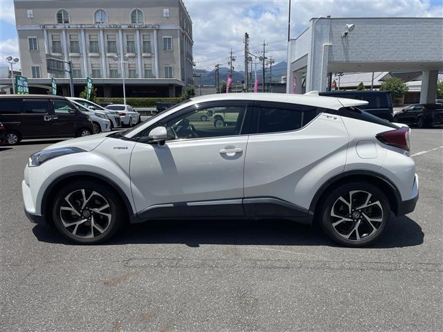 Ｃ－ＨＲ Ｇ　純正ナビ　純正１８インチＡＷ　プリクラッシュ　ハーフレザー　ハイブリッド車　スマートキー　プッシュスタート　ＬＥＤライト　ＥＴＣ（6枚目）