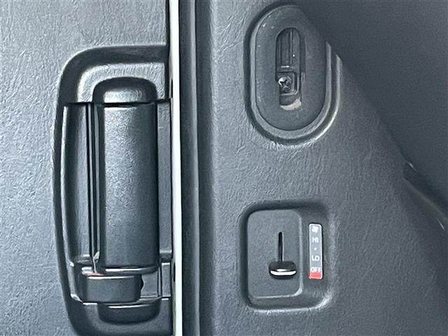 ハイエースバン スーパーGL ダーク プライムII 両側パワースライド 純正SDナビ バックカメラ スマートキー プッシュスタート(7枚目)