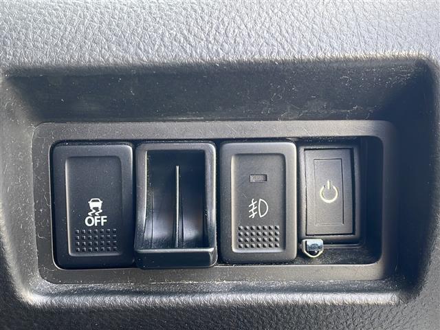 スイフトスポーツ ベースグレード　ワンオーナー　６速マニュアル　社外ナビ　社外１７インチＡＷ　ＨＩＤヘッドライト　スマートキー　プッシュスタート（12枚目）