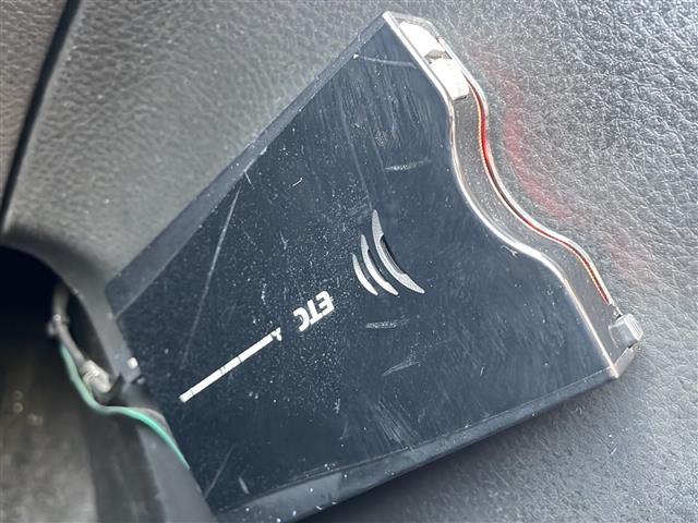 スイフトスポーツ ベースグレード　ワンオーナー　６速マニュアル　社外ナビ　社外１７インチＡＷ　ＨＩＤヘッドライト　スマートキー　プッシュスタート（13枚目）