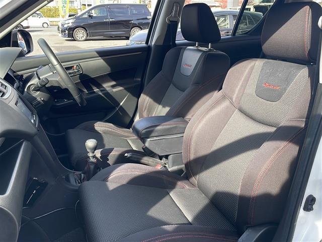 スイフトスポーツ ベースグレード　ワンオーナー　６速マニュアル　社外ナビ　社外１７インチＡＷ　ＨＩＤヘッドライト　スマートキー　プッシュスタート（16枚目）