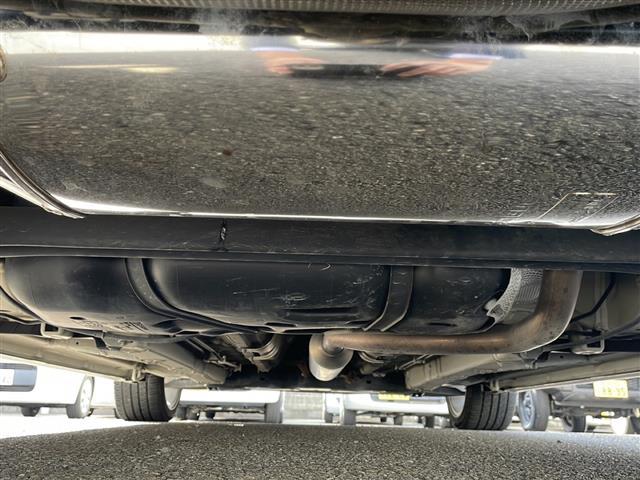 スイフトスポーツ ベースグレード　ワンオーナー　６速マニュアル　社外ナビ　社外１７インチＡＷ　ＨＩＤヘッドライト　スマートキー　プッシュスタート（26枚目）