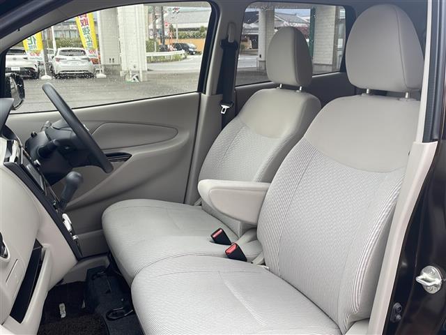 デイズ Ｓ　ワンオーナー　４ＷＤ　純正ナビ　フルセグＴＶ　キーレス（17枚目）