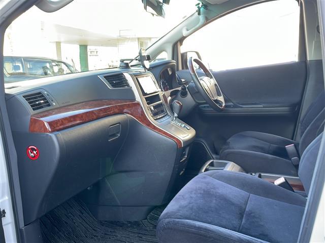 ヴェルファイア ２．４Ｚ　プラチナセレクションＩＩ　ワンオーナー　両側パワースライド　パワーバックドア　社外ＨＤＤナビ　バックカメラ　スマートキー　プッシュスタート（18枚目）