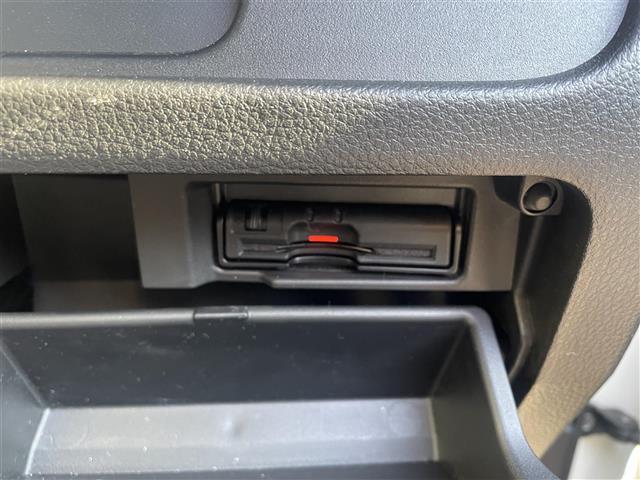 セレナ ハイウェイスター Vセレクション+セーフティ SHV エマージェンシーブレーキ アラウンドビューモニター 車線逸脱警報 クルーズコントロール フリップダウンモニター 純正SDナビ フルセグ Bluetooth SD 両側パワースライドドア LEDヘッド(32枚目)