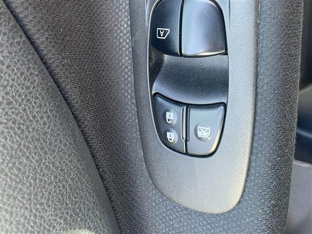 セレナ ハイウェイスター Vセレクション+セーフティ SHV エマージェンシーブレーキ アラウンドビューモニター 車線逸脱警報 クルーズコントロール フリップダウンモニター 純正SDナビ フルセグ Bluetooth SD 両側パワースライドドア LEDヘッド(35枚目)