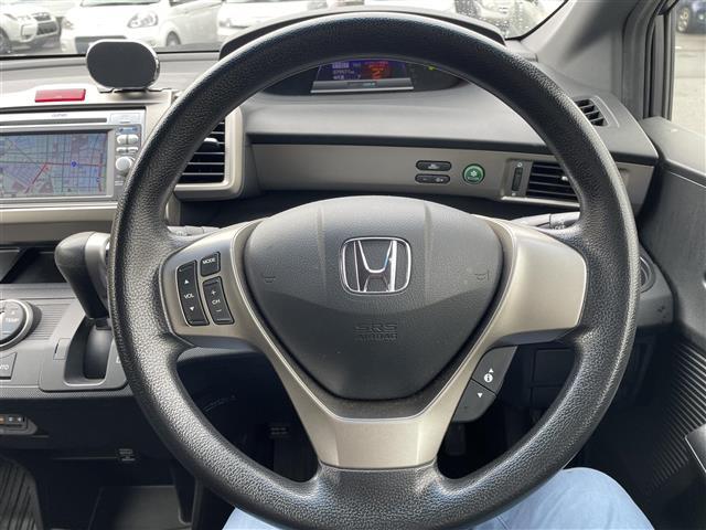 フリードスパイクハイブリッド ハイブリッド ワンオーナー 前後方向ドライブレコーダー 純正メモリナビ SD USB CD DVD バックカメラ 両側スライドドア ステアリングリモコン オートライト ETC 純正ゴムマット HIDライト(22枚目)