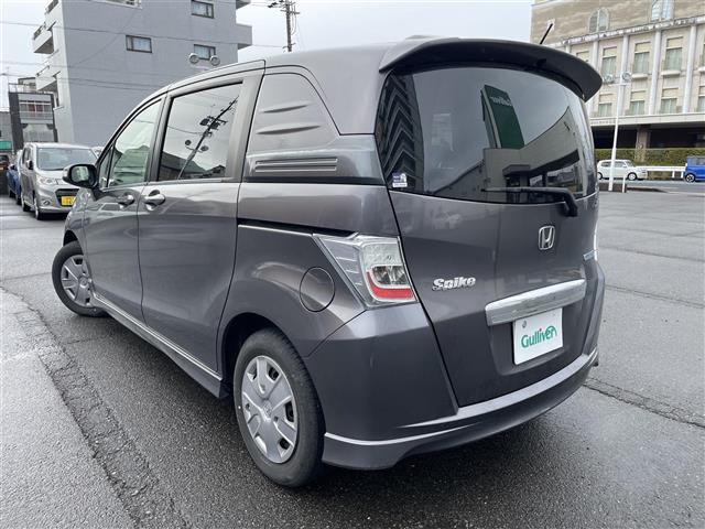 フリードスパイクハイブリッド ハイブリッド ワンオーナー 前後方向ドライブレコーダー 純正メモリナビ SD USB CD DVD バックカメラ 両側スライドドア ステアリングリモコン オートライト ETC 純正ゴムマット HIDライト(32枚目)