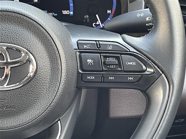 ヤリスクロス ハイブリッドZ 1オーナー 純正ナビ BT/CD/DVD/USB/TV 360カメラ 前後ドラレコ 半革 シートヒーター 電動シート ACC LKA BSM 純正マット 純正AW 電動リアゲート スペアキー ETC(8枚目)