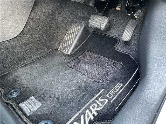 ヤリスクロス ハイブリッドZ 1オーナー 純正ナビ BT/CD/DVD/USB/TV 360カメラ 前後ドラレコ 半革 シートヒーター 電動シート ACC LKA BSM 純正マット 純正AW 電動リアゲート スペアキー ETC(20枚目)