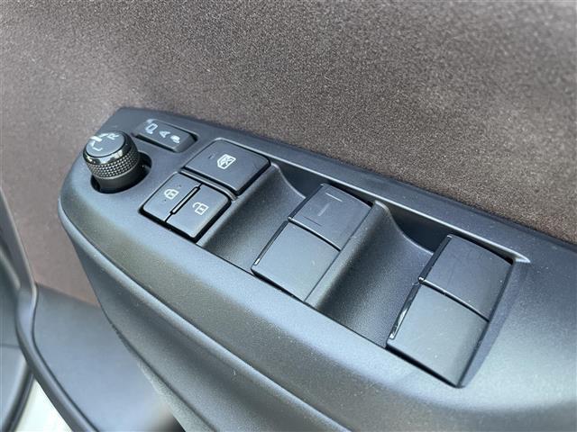 ヤリスクロス ハイブリッドZ 1オーナー 純正ナビ BT/CD/DVD/USB/TV 360カメラ 前後ドラレコ 半革 シートヒーター 電動シート ACC LKA BSM 純正マット 純正AW 電動リアゲート スペアキー ETC(22枚目)