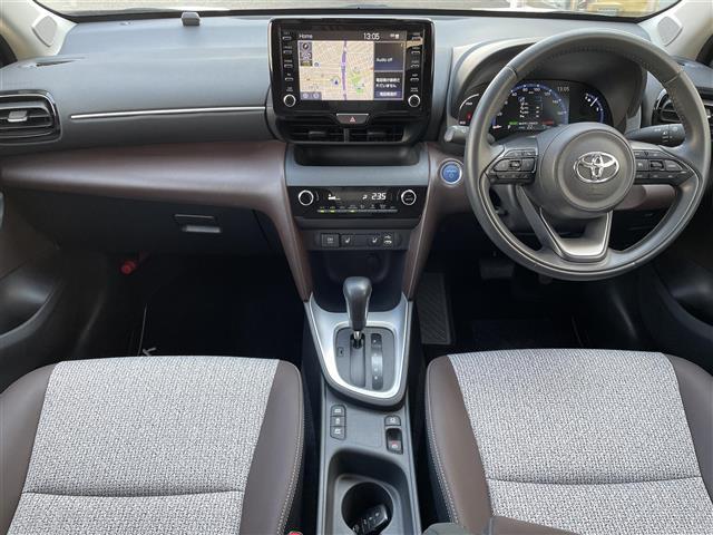 ヤリスクロス ハイブリッドZ 1オーナー 純正ナビ BT/CD/DVD/USB/TV 360カメラ 前後ドラレコ 半革 シートヒーター 電動シート ACC LKA BSM 純正マット 純正AW 電動リアゲート スペアキー ETC(42枚目)