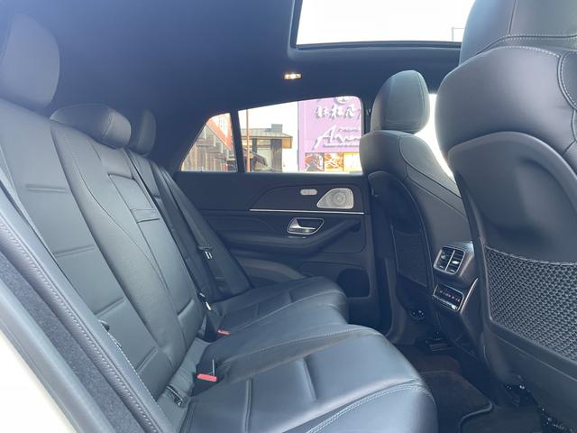 納車前に内外装のクリーニングをいたします。各種コーティング（別途有料）もご用意しておりますので、是非ご相談ください。