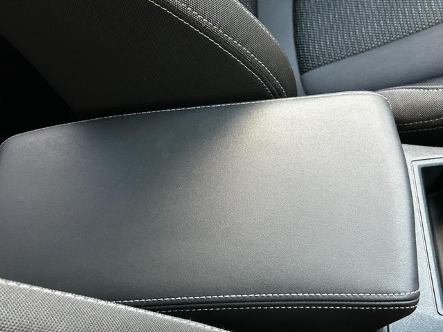 インプレッサスポーツ ２．０ｉ－Ｓアイサイト　１オーナー　純正ナビ　ＢＴ／ＣＤ／ＤＶＤ／ＳＤ／ＴＶ　電動シート　バックカメラ　ＡＣＣ　ＬＫＡ　ＢＳＭ　ＳＲＨ　パドルシフト　純正マット　純正ＡＷ　ＬＥＤ　前後フォグ　オートハイビーム　スペアキー（16枚目）