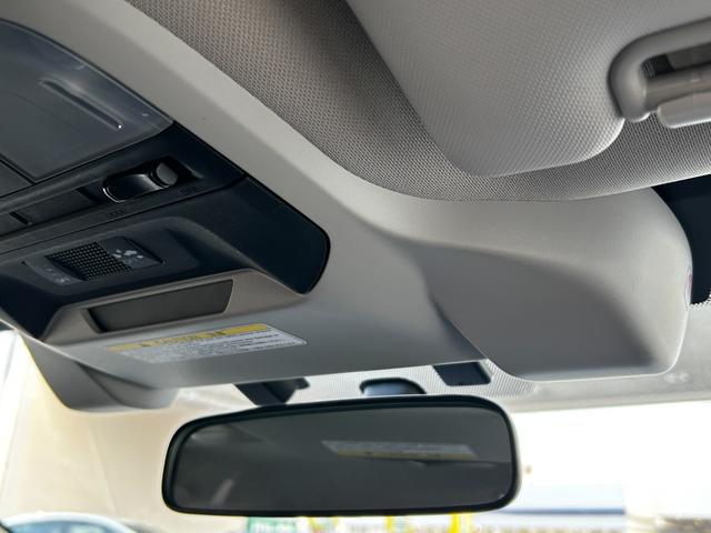 インプレッサスポーツ ２．０ｉ－Ｓアイサイト　１オーナー　純正ナビ　ＢＴ／ＣＤ／ＤＶＤ／ＳＤ／ＴＶ　電動シート　バックカメラ　ＡＣＣ　ＬＫＡ　ＢＳＭ　ＳＲＨ　パドルシフト　純正マット　純正ＡＷ　ＬＥＤ　前後フォグ　オートハイビーム　スペアキー（21枚目）