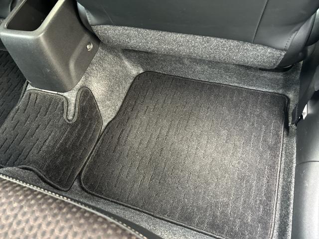 ノート e-パワー メダリスト 純正ナビ ドライブレコーダー ETC 衝突軽減ブレーキ レーダークルーズコントロール ハーフレザーシート LEDヘッドライト オートハイビーム 革巻ステアリング ステアリングスイッチ アームレスト(45枚目)