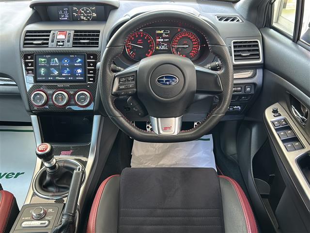 ＷＲＸ ＳＴＩ ＳＴＩ　４ＷＤ　６速ＭＴ　純正ナビ　Ｂカメラ　ＳＴＩシート　ＳＴＩアルミ　ハーフレザー　パワーシート　ＥＴＣ　横滑り防止　オートライト　フォグ　純正フロアマット　ドアバイザー　ステアリングスイッチ　スペアキー（7枚目）