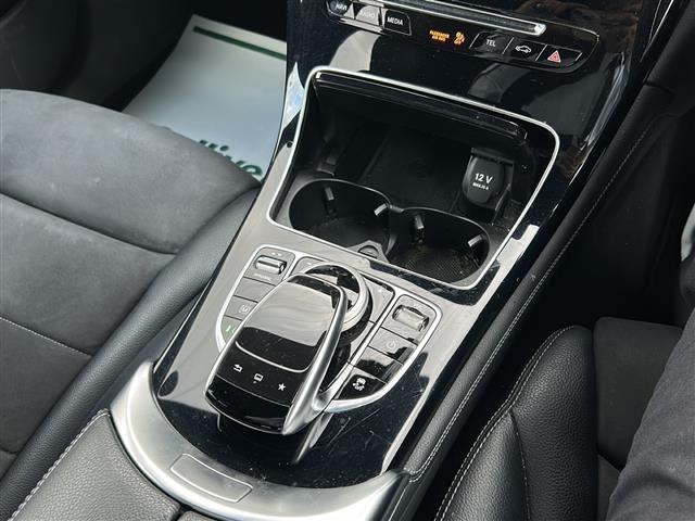 ＧＬＣ ＧＬＣ２５０　４マチックスポーツ（本革仕様）　純正ナビ　全方位カメラ　レーダークルコン　パドルシフト　衝突軽減　レーンキープ　ハンドルアシスト　ＢＳＭ　ハーフレザー　パワーシート　シートヒーター　パワーバックドア　ルーフレール　スペアキー（10枚目）