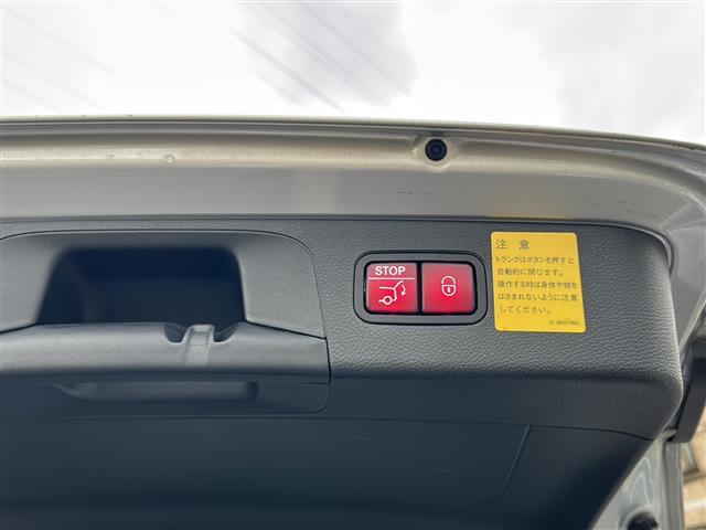 ＧＬＣ ＧＬＣ２５０　４マチックスポーツ（本革仕様）　純正ナビ　全方位カメラ　レーダークルコン　パドルシフト　衝突軽減　レーンキープ　ハンドルアシスト　ＢＳＭ　ハーフレザー　パワーシート　シートヒーター　パワーバックドア　ルーフレール　スペアキー（11枚目）