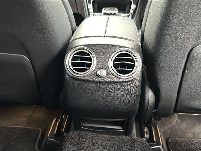 ＧＬＣ ＧＬＣ２５０　４マチックスポーツ（本革仕様）　純正ナビ　全方位カメラ　レーダークルコン　パドルシフト　衝突軽減　レーンキープ　ハンドルアシスト　ＢＳＭ　ハーフレザー　パワーシート　シートヒーター　パワーバックドア　ルーフレール　スペアキー（12枚目）