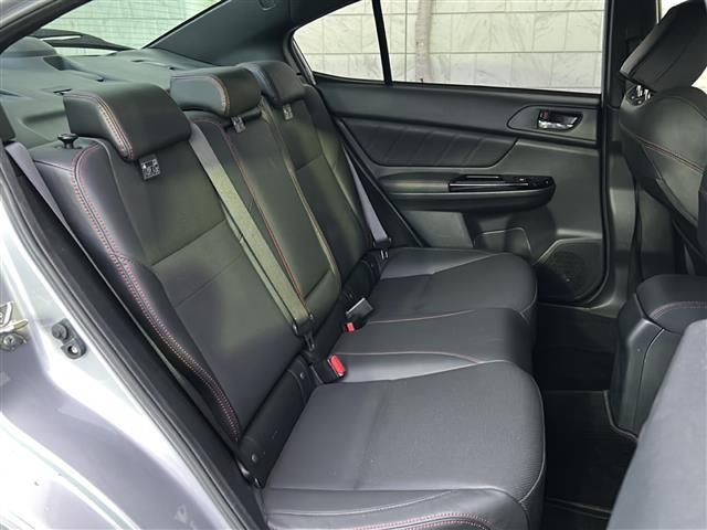 みなさまのお車選びのお手伝いをさせてください!スタッフ一同心よりご来店、お問い合わせをお待ちしております!