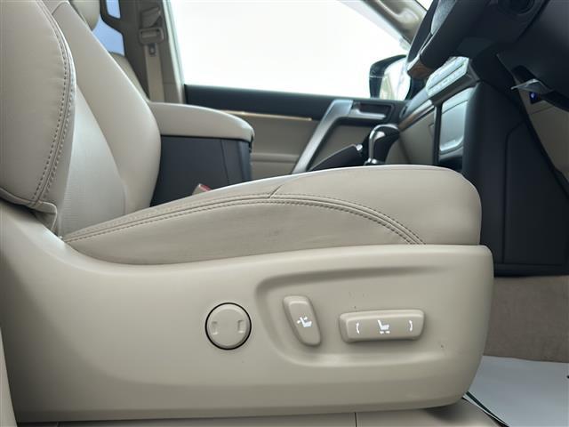 ランドクルーザープラド TX Lパッケージ マットブラックエディション ワンオーナー サンルーフ モデリスタエアロ メーカーナビ 全方位カメラ ルーフレール 純正18インチアルミ トヨタセーフティーセンス 盗難防止装置 横滑り防止装置 電格サードシート 新車時保証書 取説(14枚目)