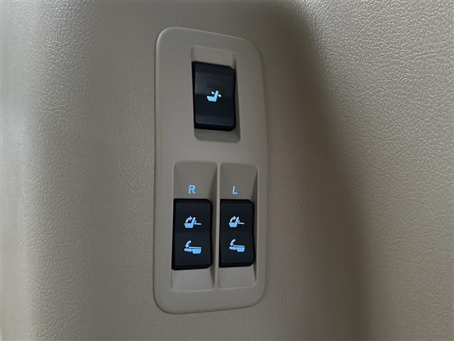 ランドクルーザープラド TX Lパッケージ マットブラックエディション ワンオーナー サンルーフ モデリスタエアロ メーカーナビ 全方位カメラ ルーフレール 純正18インチアルミ トヨタセーフティーセンス 盗難防止装置 横滑り防止装置 電格サードシート 新車時保証書 取説(27枚目)