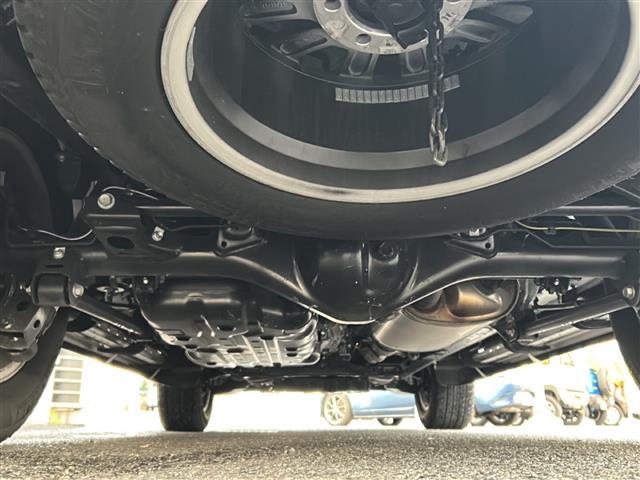 ランドクルーザープラド TX Lパッケージ マットブラックエディション ワンオーナー サンルーフ モデリスタエアロ メーカーナビ 全方位カメラ ルーフレール 純正18インチアルミ トヨタセーフティーセンス 盗難防止装置 横滑り防止装置 電格サードシート 新車時保証書 取説(41枚目)