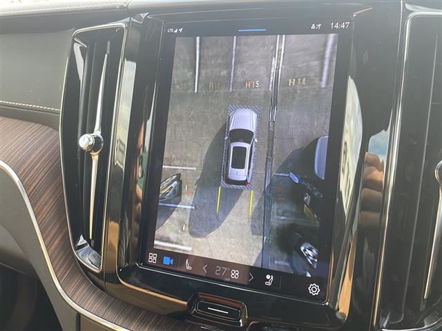 ＸＣ６０ Ｂ５　ＡＷＤ　インスクリプション　純正ナビ　ＡｐｐｌｅＣａｒｐｒａｙ　Ｈａｒｍａｎ／Ｋａｒｄｏｎ　レーダークルコン　全方位カメラ　コーナーセンサー　全席シートヒーター　前席シートクーラー　前席メモリー付きパワーシート　レザーシート（2枚目）