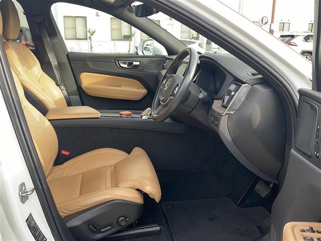 ＸＣ６０ Ｂ５　ＡＷＤ　インスクリプション　純正ナビ　ＡｐｐｌｅＣａｒｐｒａｙ　Ｈａｒｍａｎ／Ｋａｒｄｏｎ　レーダークルコン　全方位カメラ　コーナーセンサー　全席シートヒーター　前席シートクーラー　前席メモリー付きパワーシート　レザーシート（21枚目）